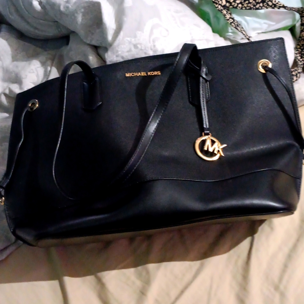 Michael Kors Trista Lrg Drawstring Tote